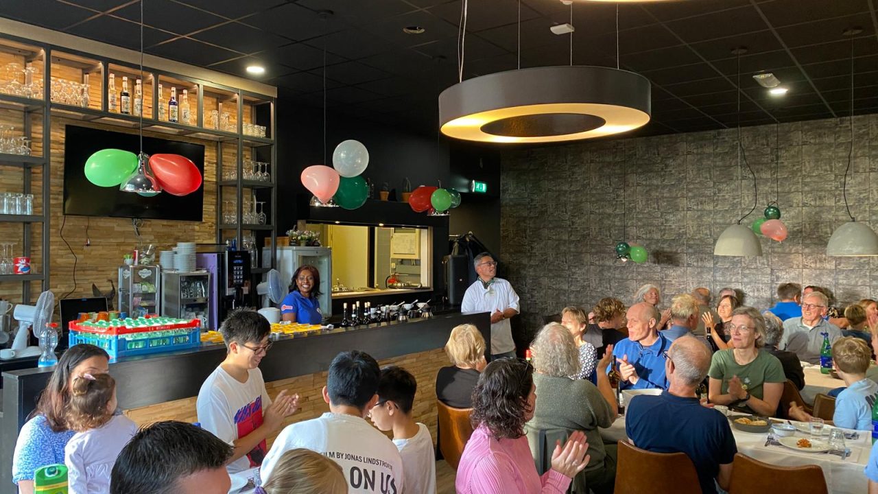 overzichtsfoto Bertolli tafel - toespraak walter van krieken