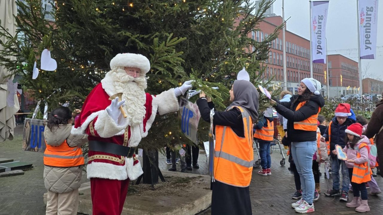 Kerstboom Ypenburg 2024 16-9(JPG