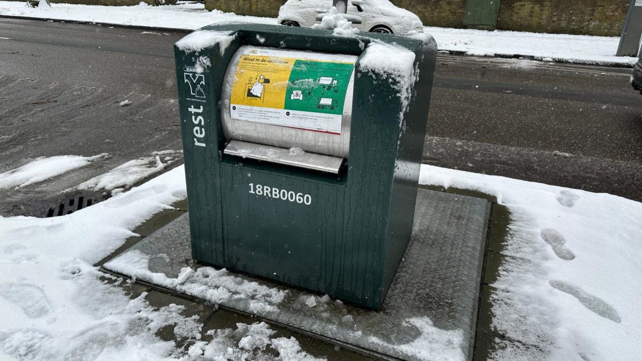 ondergrondse-restafvalcontainer-in-de-sneeuw-credits-gemeente-Den-Haag