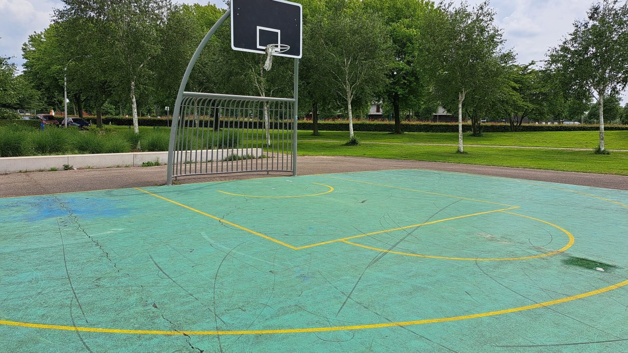 Basketbalveld